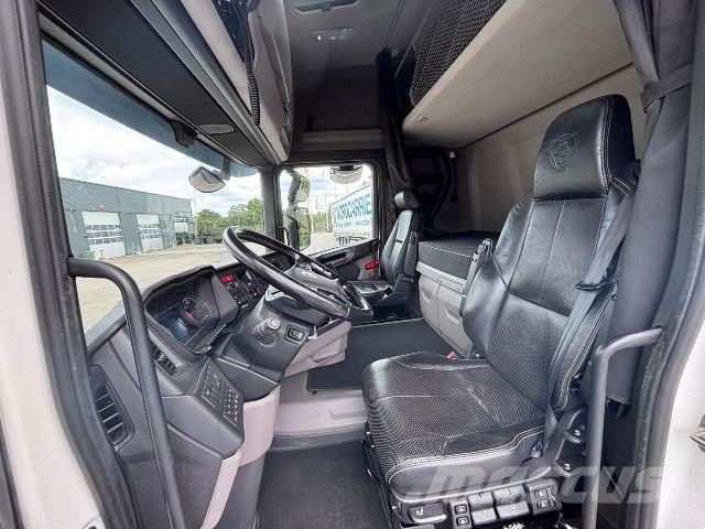 Scania R 560 A6x2NB Trækkere