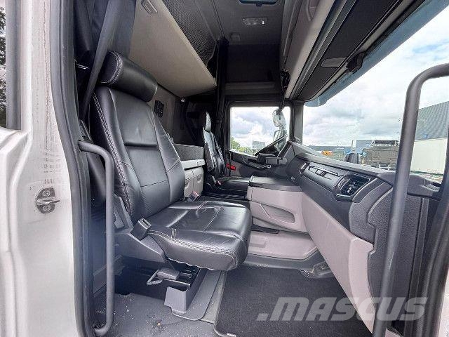 Scania R 560 A6x2NB Trækkere