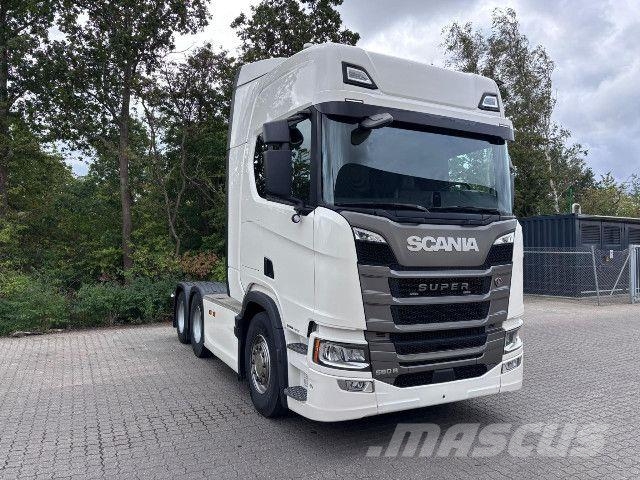 Scania R 560 A6x2NB Trækkere