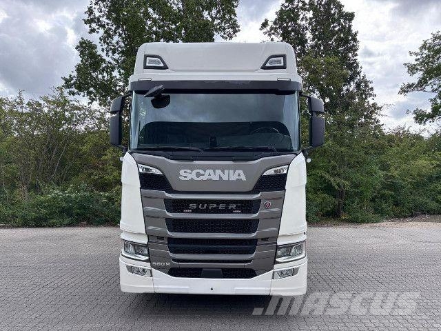 Scania R 560 A6x2NB Trækkere