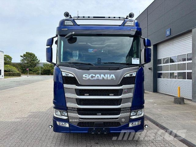 Scania R 590 B8x2*6NB Crane + machine transporter body wi Вантажівки / спеціальні