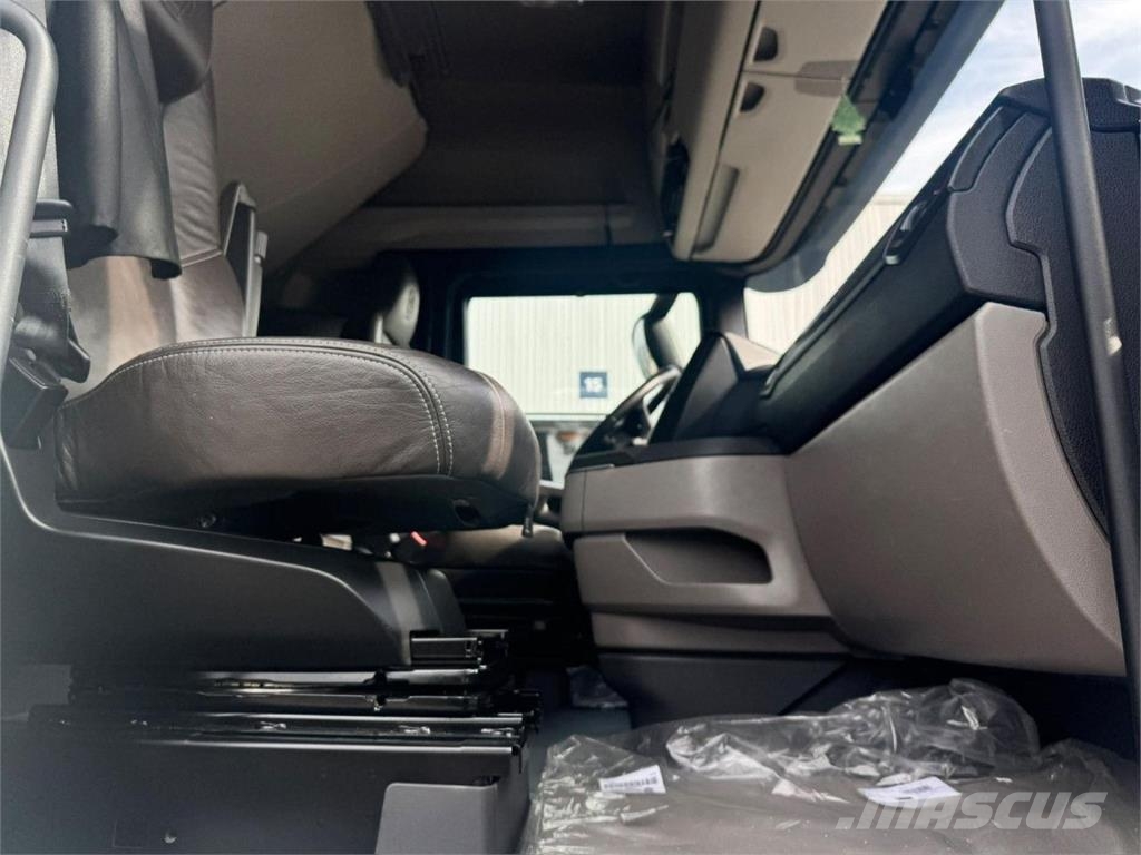 Scania S500 A4X2NA Standard Nowe opony tył Влекачи