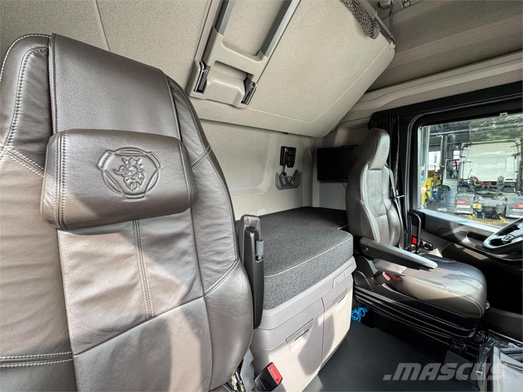Scania S500 A4X2NA Standard Nowe opony tył Влекачи
