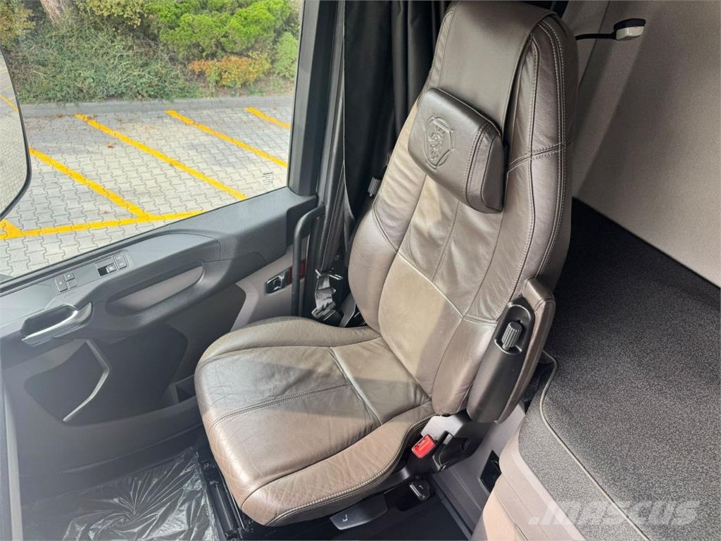 Scania S500 A4X2NA Standard Nowe opony tył Влекачи