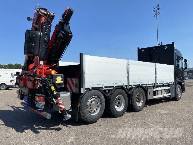 Scania G 560 B8x4*4NA + Fassi F305A Other trucks