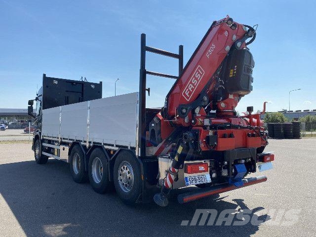 Scania G 560 B8x4*4NA + Fassi F305A Other trucks