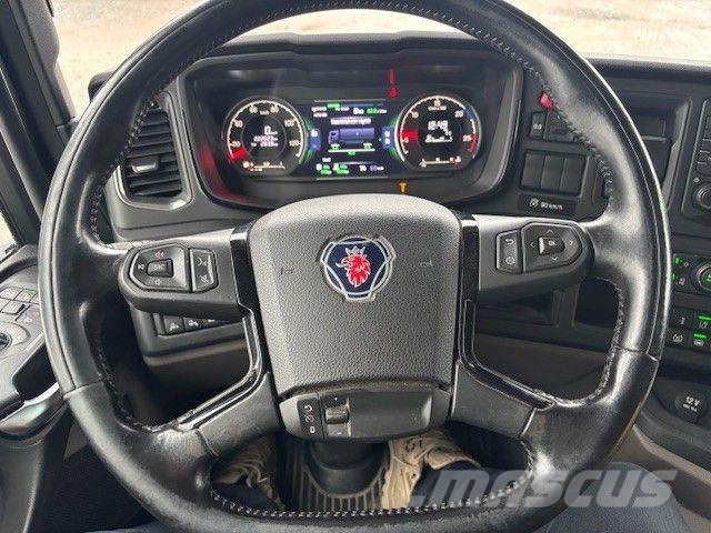 Scania P 360 B4x2LB Tovornjaki zabojniki