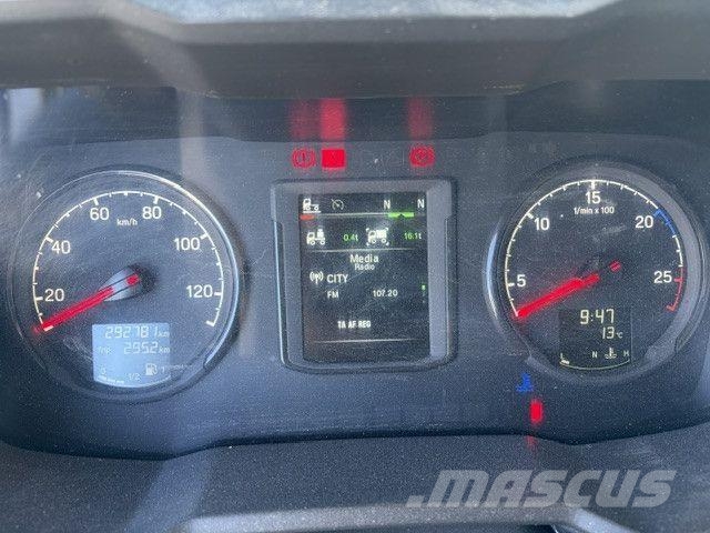Scania P 370 B6x2*4NB Camiones con chasís y cabina
