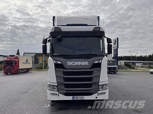 Scania R 560 B8x4*4NA Шасі з кабіною