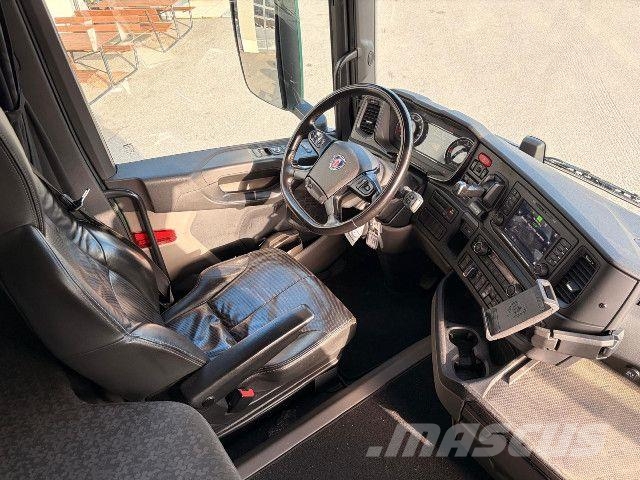 Scania R 560 B8x4*4NB Chassis