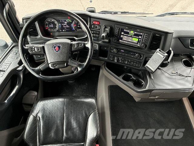 Scania R 560 B8x4*4NB Chassis Cab trucks