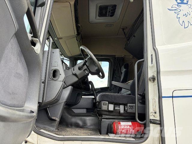 Scania R 560 LB6x2*4HHA Camiones con chasís y cabina