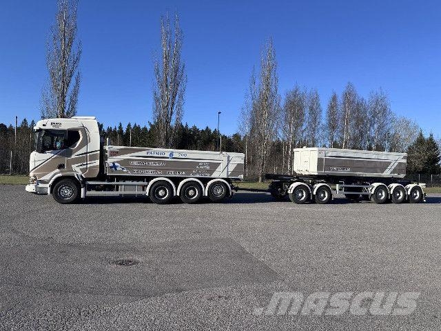 Scania R 590 B8x4*4NB + PerÃ¤vaunu Camiones con chasís y cabina