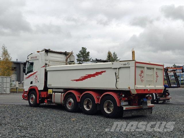 Scania R 590 B8x4/4NZ Tipper trucks