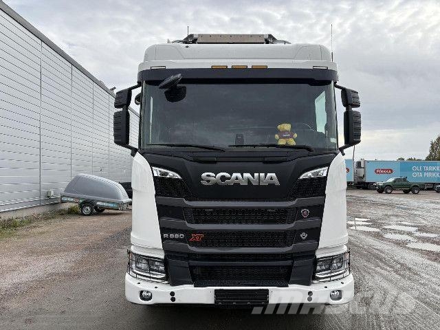 Scania R 660 B8x4/4NB Transporte de madera
