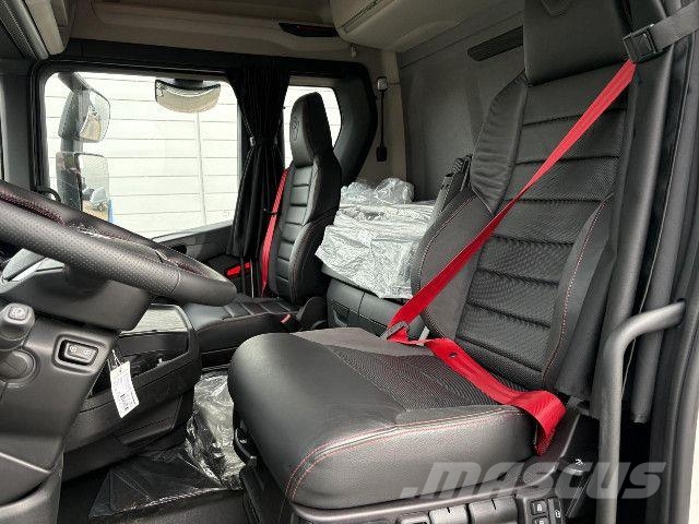 Scania R 660 B8x4/4NB Transporte de madera