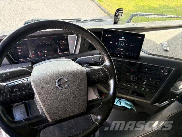 Volvo FH 13 8x4*4 커튼사이더 트럭