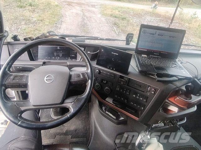 Volvo FH 750 8X4 Puuautot