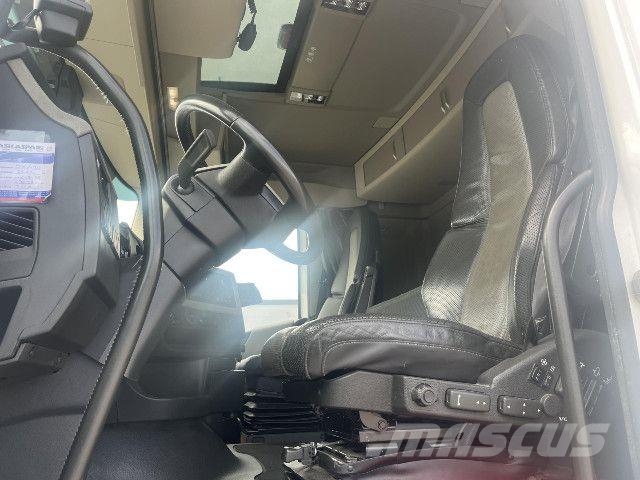 Volvo FH500 6x2*4 Kühlkoffer