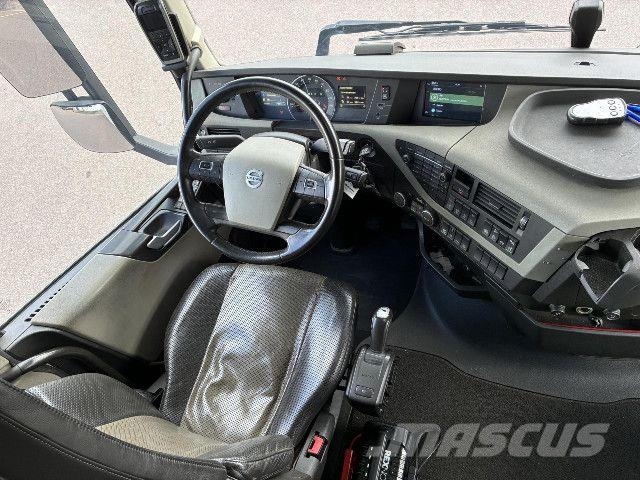 Volvo FH500 6x2*4 Kühlkoffer
