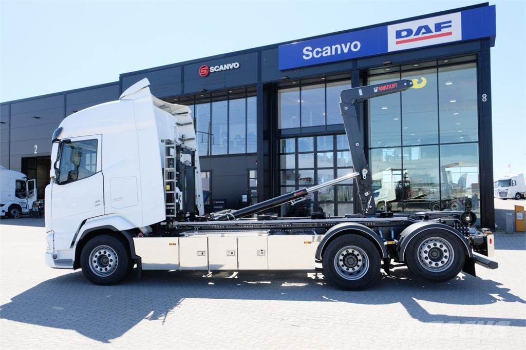 DAF XF530 FAN 6x2*4 lastväxlare med HIAB 21 ton - klar Absetzkipper