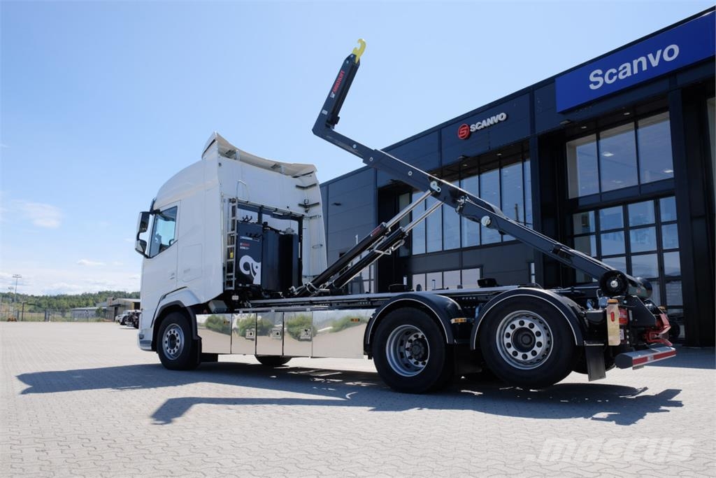 DAF XF530 FAN 6x2*4 lastväxlare med HIAB 21 ton - klar Absetzkipper