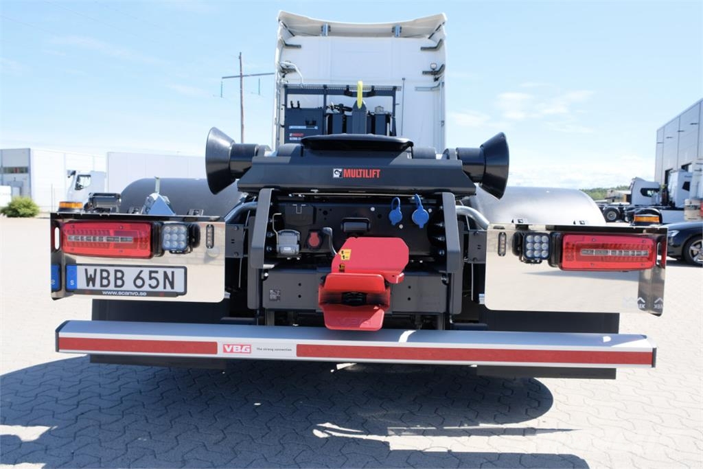 DAF XF530 FAN 6x2*4 lastväxlare med HIAB 21 ton - klar Absetzkipper