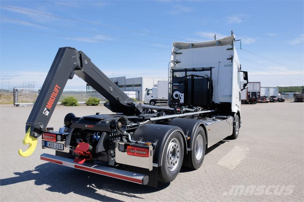 DAF XF530 FAN 6x2*4 lastväxlare med HIAB 21 ton - klar Absetzkipper