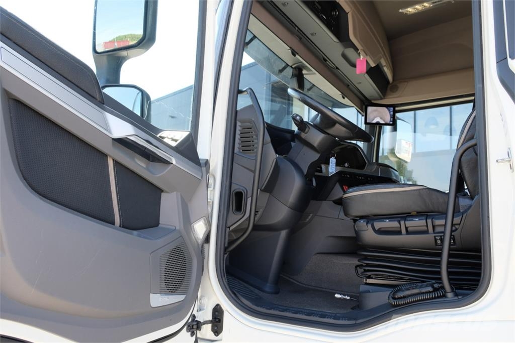 DAF XF530 FTS 6x2 2023 - garanti kvar till mars 2027! Tahače