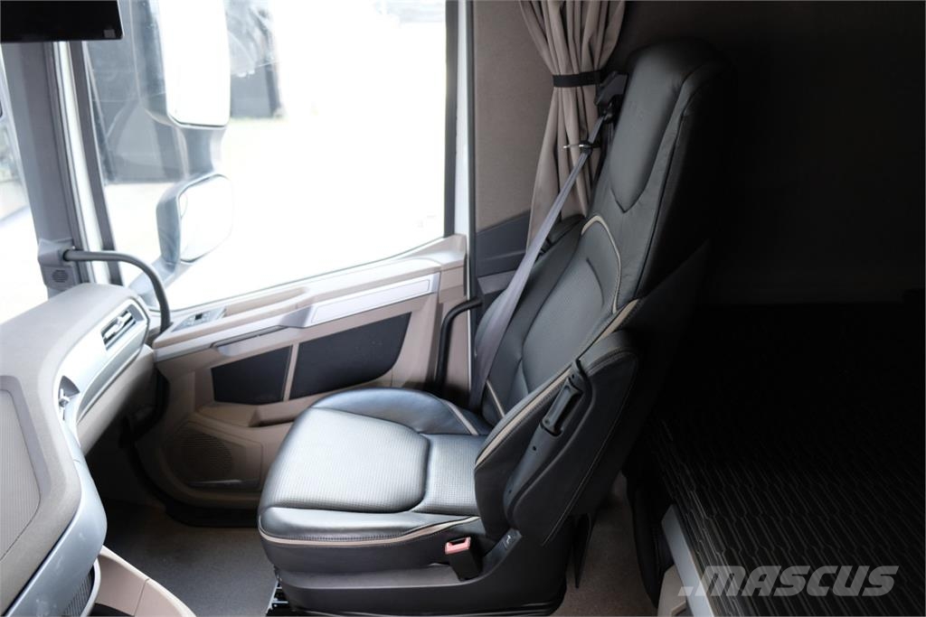 DAF XG530 6x2 boggi dragbil - med 49 987 mil Tractor Units