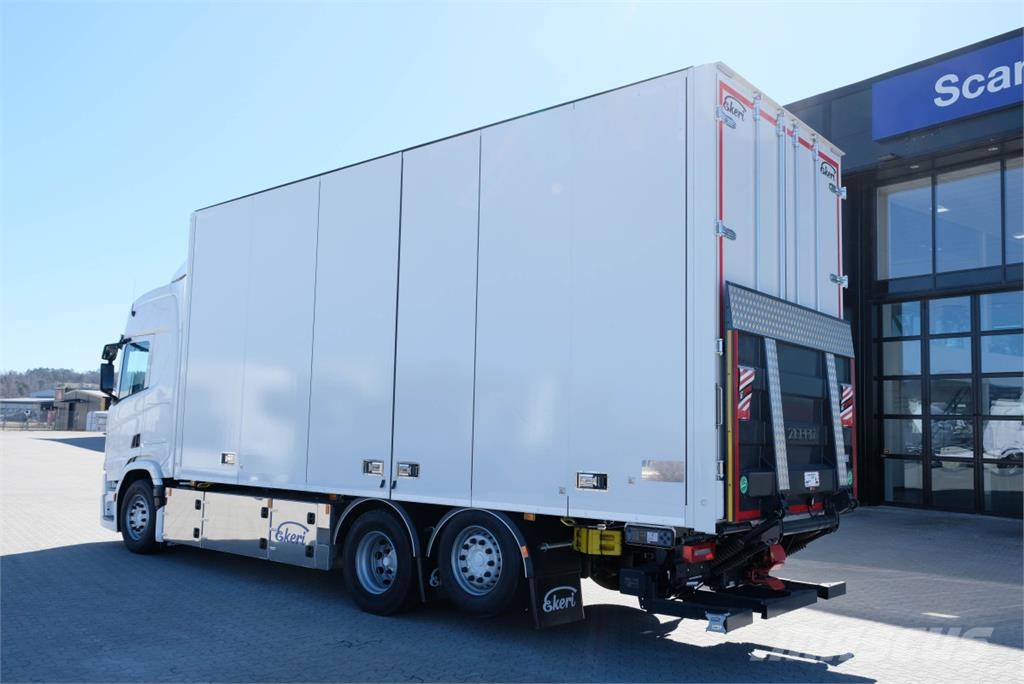 Scania R 560 6x2*4 Ekeri skåpbil Φορτηγά Κόφα