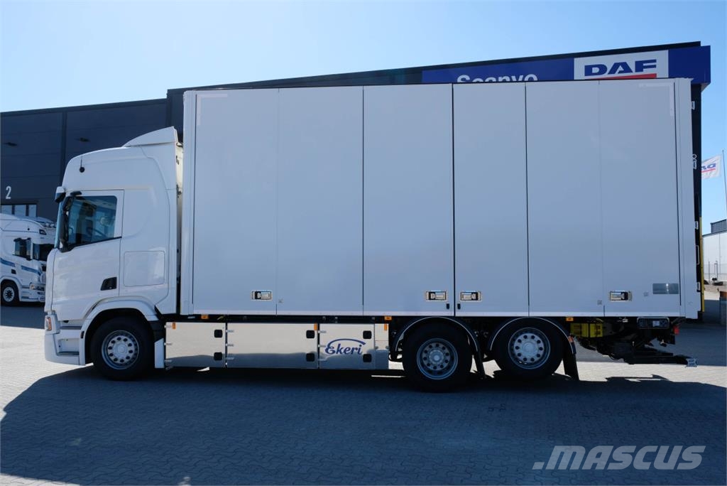 Scania R 560 6x2*4 Ekeri skåpbil Φορτηγά Κόφα