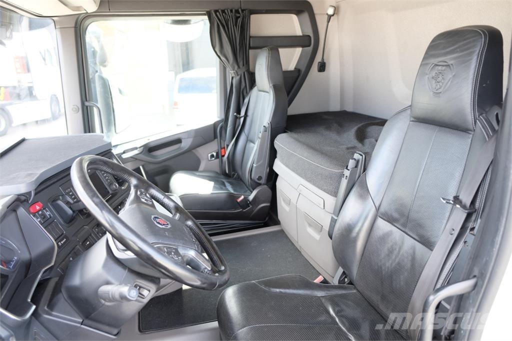 Scania R500 Super 6x2*4 Ekeri 2022 - välutrustad skåpbil  Camiones con caja de remolque