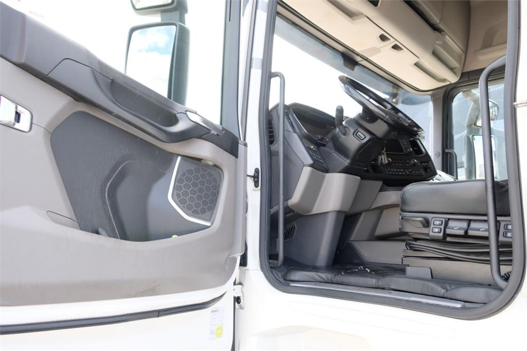 Scania R500 Super 6x2*4 Ekeri 2022 - välutrustad skåpbil  Camiones con caja de remolque