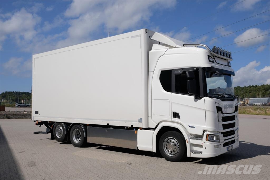 Scania R500 Super 6x2*4 Ekeri 2022 - välutrustad skåpbil  Camiones con caja de remolque