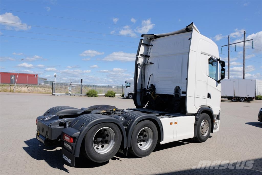 Scania S 560 6x2 dragbil 2024 - endast 18910 mil! Autotractoare