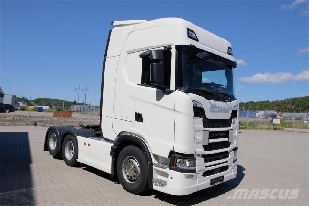 Scania S 560 6x2 dragbil 2024 - endast 18910 mil! Autotractoare