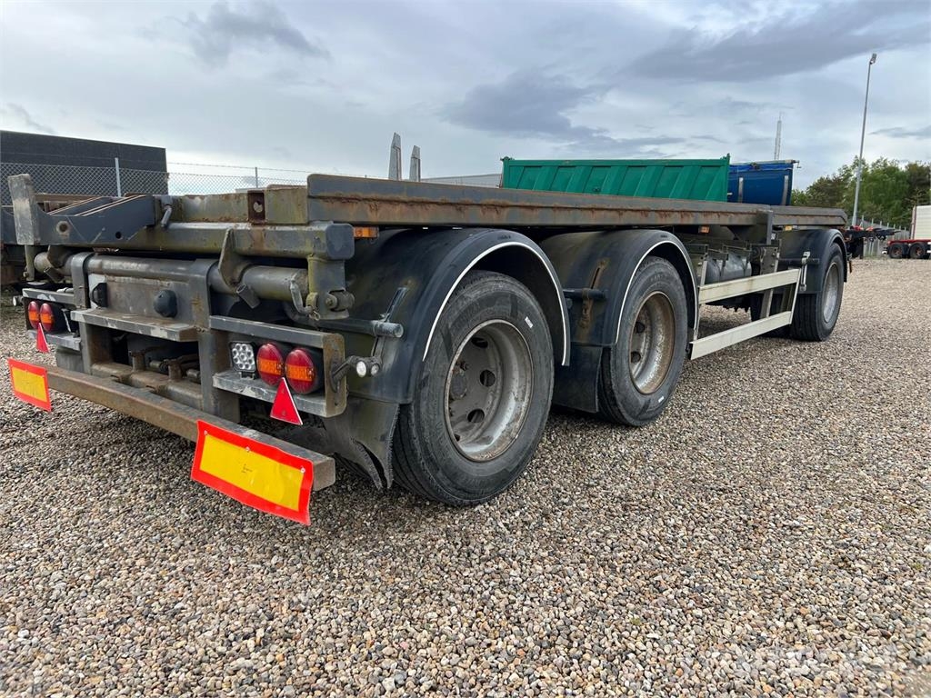 CMT PT 6,5 - 7,0 mtr containere Ostale prikolice