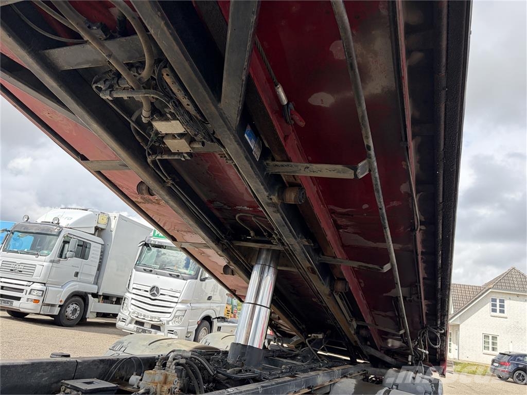 DC-Container 5,95 mtr 2-delt pendel - isoleret asf Фургони