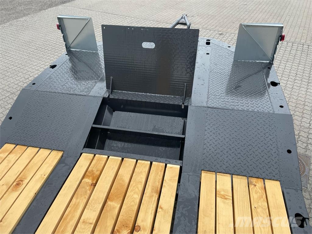 Hangler DTL-H 300 30-24 ton maskin hænger til traktor Góndola de cama rebajada