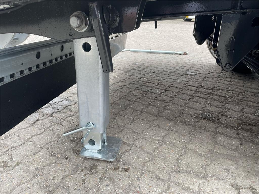 Hangler DTL-H 300 30-24 ton maskin hænger til traktor Góndola de cama rebajada