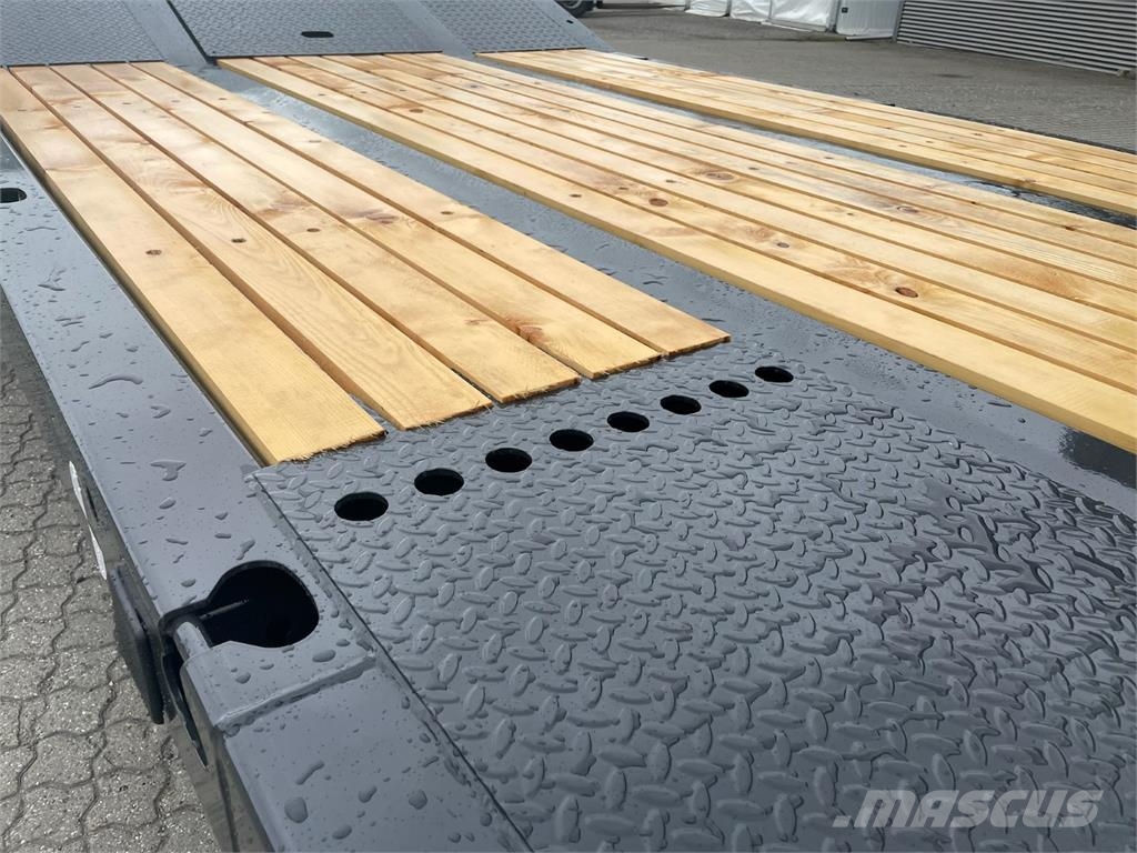 Hangler DTL-H 300 30-24 ton maskin hænger til traktor Góndola de cama rebajada