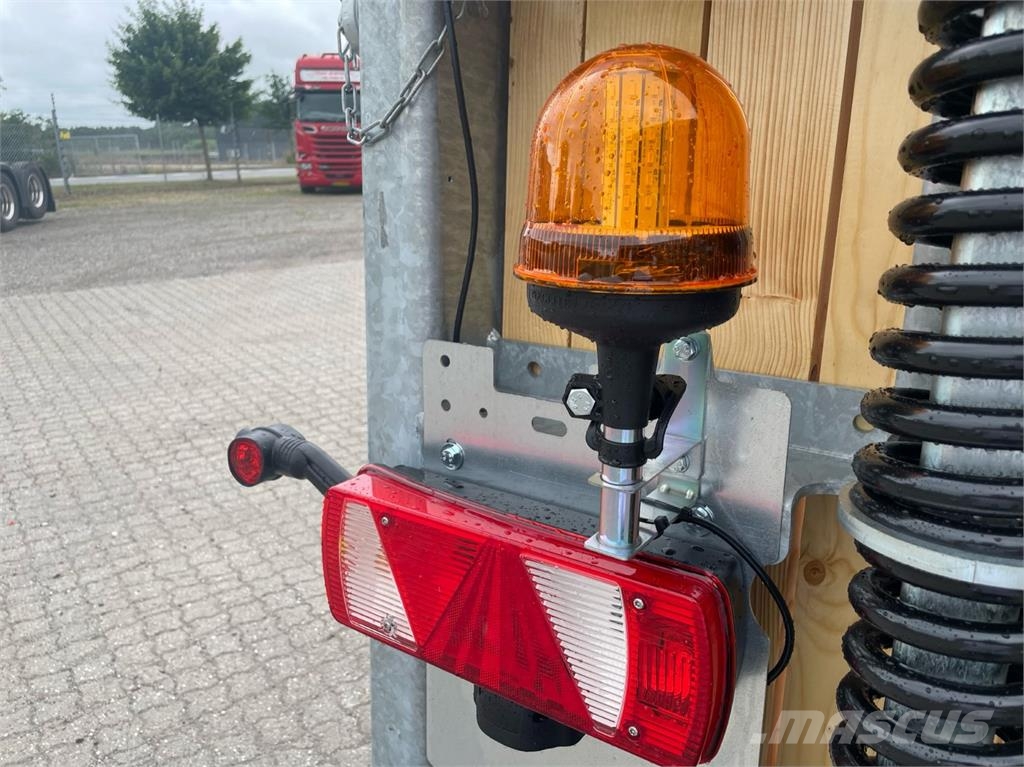 Hangler DTL-H 300 30-24 ton maskin hænger til traktor Góndola de cama rebajada