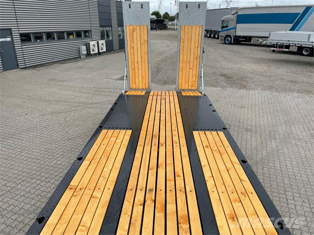 Hangler DTL-H 300 30-24 ton maskin hænger til traktor Góndola de cama rebajada