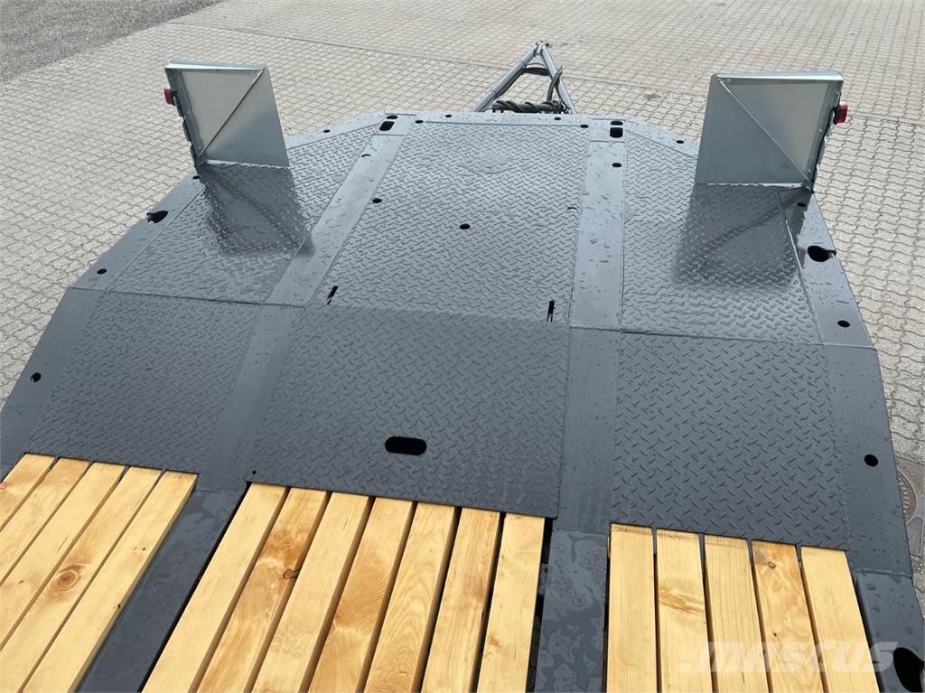Hangler DTL-H 300 30-24 ton maskin hænger til traktor Góndola de cama rebajada