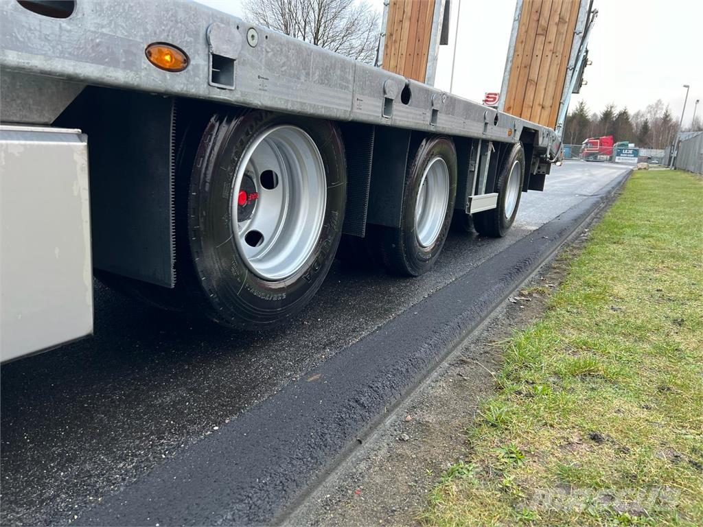 Hangler SDS-H 510-T 3-aks maskintrailer Diepladers