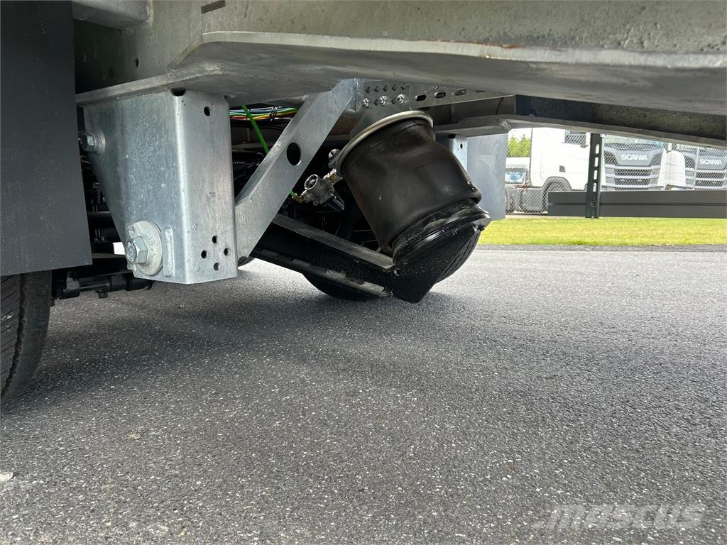 Hangler SDS-H 510-T 3-aks maskintrailer Diepladers