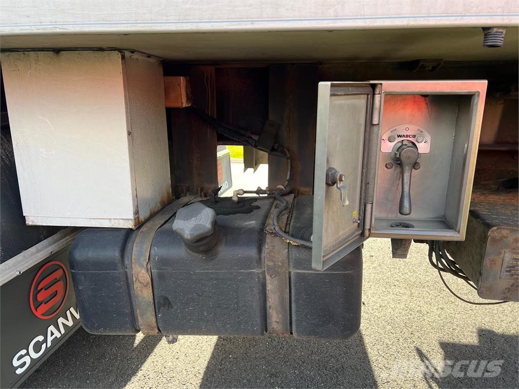 HFR 18 ton SKAB kasse + lift Remolques con temperatura controlada