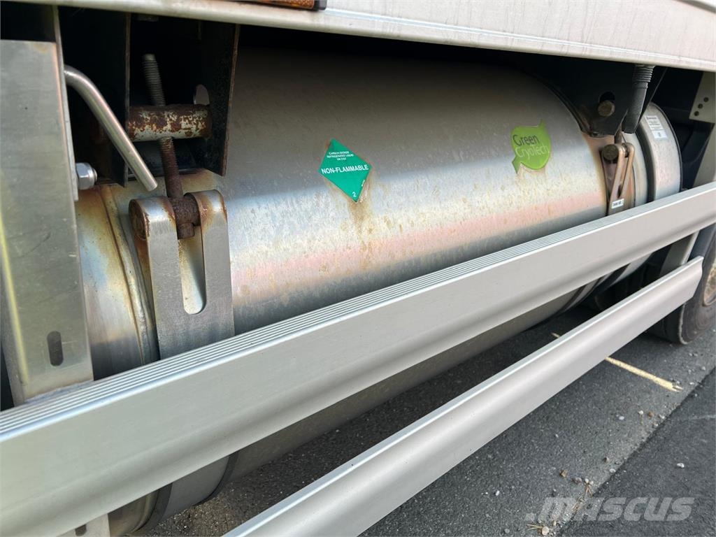 HFR 18 ton SKAB kasse + lift Remolques con temperatura controlada