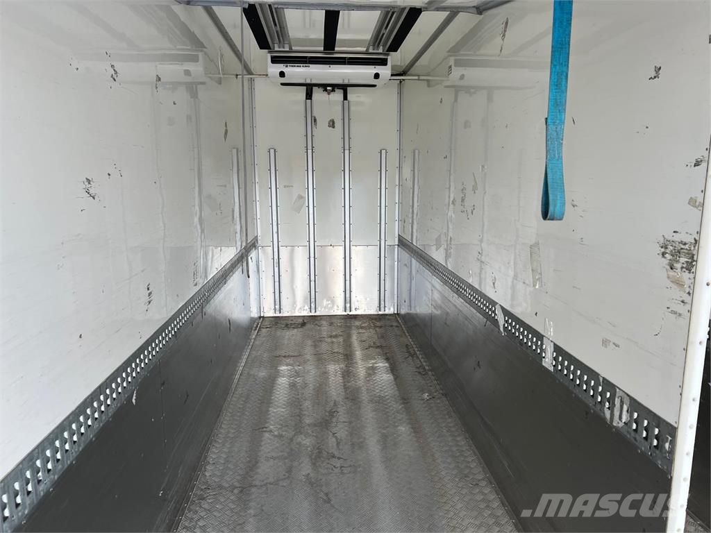 HFR 18 ton SKAB kasse + lift Remolques con temperatura controlada